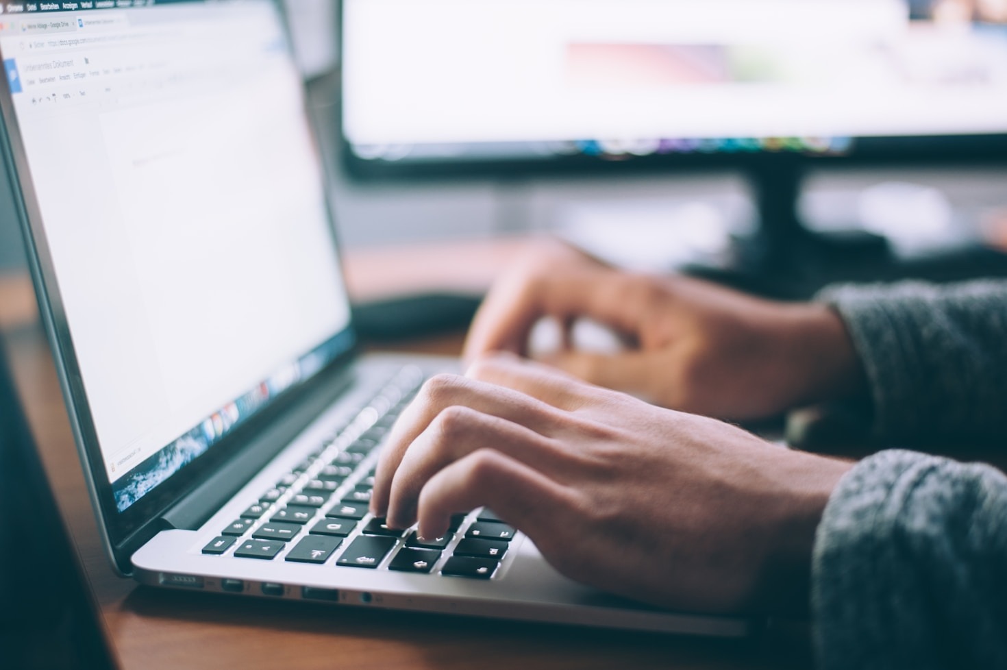 كيف تسهم الرقمنة في تطوير أعمالك